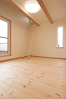 パイン　無垢フローリング　施工写真