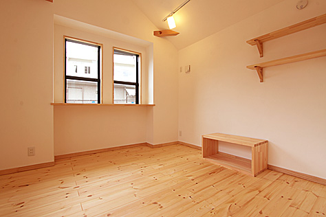 パイン　無垢フローリング　施工写真