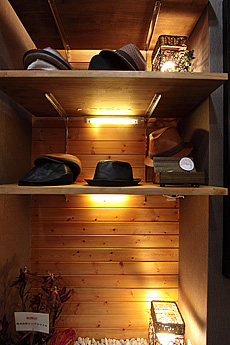 パイン　無垢フローリング & 無垢羽目板　施工写真