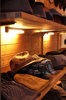 パイン　無垢フローリング & 無垢羽目板　施工写真