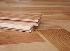 写真：山桜（本桜） ヘリンボーン フローリング