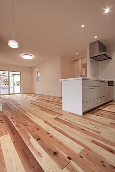 杉（すぎ）無垢フローリング　施工写真