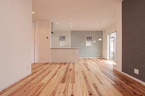 杉（すぎ）無垢フローリング　施工写真