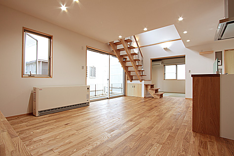 タモ（アッシュ）無垢フローリング　施工写真