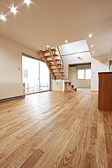 タモ（アッシュ）無垢フローリング　施工写真