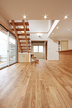 タモ（アッシュ）無垢フローリング　施工写真