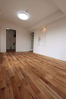 鬼くるみ（ウォールナット） 無垢フローリング　施工写真