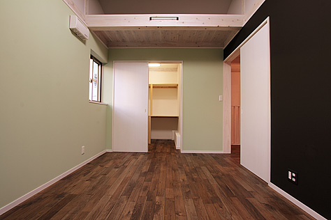 鬼くるみ（ウォールナット） 無垢フローリング　施工写真