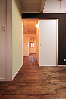 鬼くるみ（ウォールナット） 無垢フローリング　施工写真