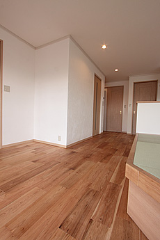 鬼くるみ（ウォールナット） 無垢フローリング　施工写真