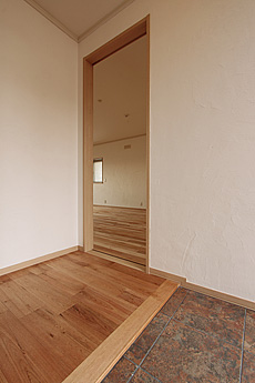 鬼くるみ（ウォールナット） 無垢フローリング　施工写真