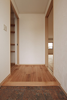 鬼くるみ（ウォールナット） 無垢フローリング　施工写真