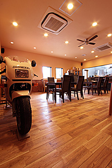 鬼くるみ（ウォールナット） 無垢フローリング　施工写真