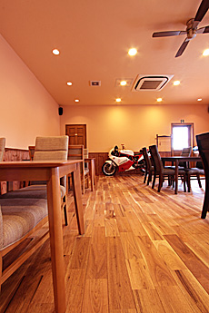 鬼くるみ（ウォールナット） 無垢フローリング　施工写真