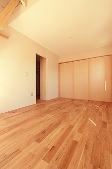 鬼くるみ（ウォールナット） 無垢フローリング　施工写真