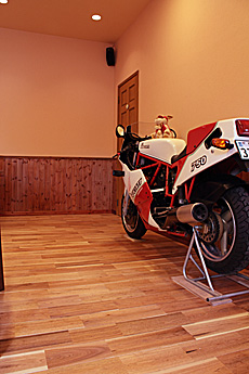 鬼くるみ（ウォールナット） 無垢フローリング　施工写真