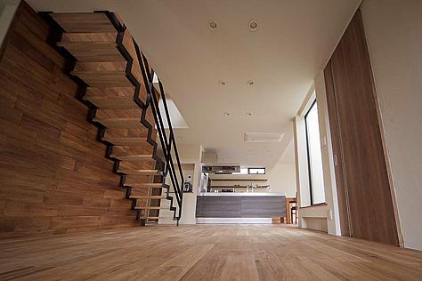 鬼くるみ（ウォールナット） 無垢フローリング　施工写真