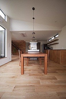 鬼くるみ（ウォールナット） 無垢フローリング　施工写真