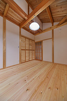 南部赤松（ナンブアカマツ）無垢フローリング　施工写真