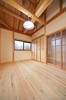 南部赤松（ナンブアカマツ）無垢フローリング　施工写真