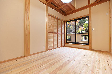 南部赤松（ナンブアカマツ）無垢フローリング　施工写真