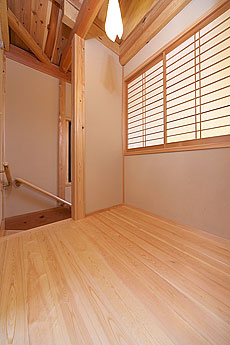 南部赤松（ナンブアカマツ）無垢フローリング　施工写真