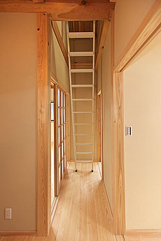 南部赤松（ナンブアカマツ）無垢フローリング　施工写真