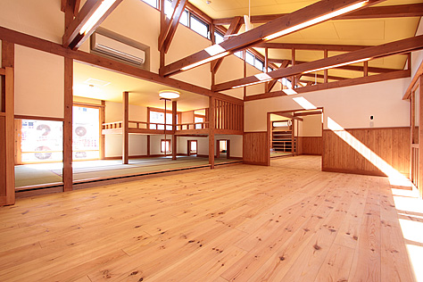 南部赤松（ナンブアカマツ）無垢フローリング　施工写真