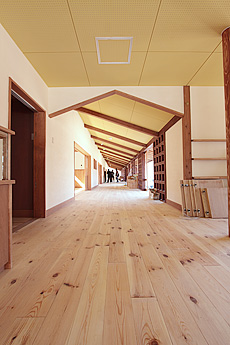 南部赤松（ナンブアカマツ）無垢フローリング　施工写真