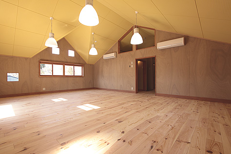 南部赤松（ナンブアカマツ）無垢フローリング　施工写真