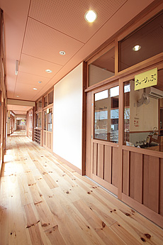 南部赤松（ナンブアカマツ）無垢フローリング　施工写真