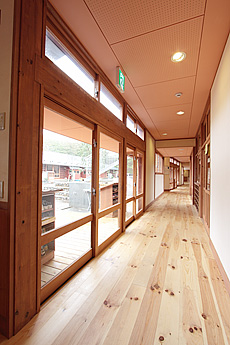 南部赤松（ナンブアカマツ）無垢フローリング　施工写真