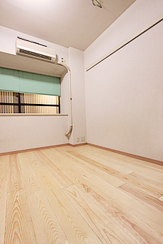 南部赤松（ナンブアカマツ）無垢フローリング　施工写真