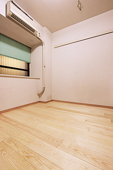 南部赤松（ナンブアカマツ）無垢フローリング　施工写真