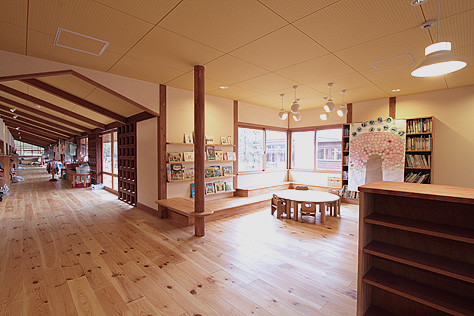 南部赤松（ナンブアカマツ）無垢フローリング　施工写真