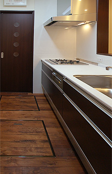 バーチ（カバ） ラスティック調 無垢フローリング 施工写真