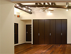 バーチ（カバ） ラスティック調 無垢フローリング 施工写真