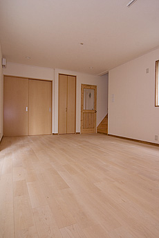 樺（カバ/バーチ） 無垢フローリング  施工写真