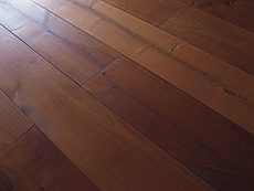 写真：バーチ（カバ） ラスティック調 無垢フローリング