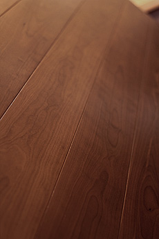 写真：ブラウン バーチ 無垢フローリング 施工イメージ