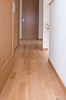 樺（カバ/バーチ）床暖房対応 無垢フローリング　施工写真