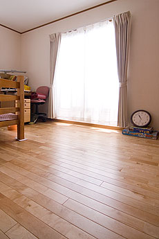 樺（カバ/バーチ） 無垢フローリング  施工写真