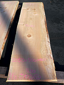 写真：木曽椹（さわら）耳付板