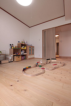 桧（ひのき）無垢フローリング　施工写真