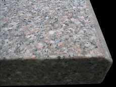 写真：御影石框材　バーナー仕上げ