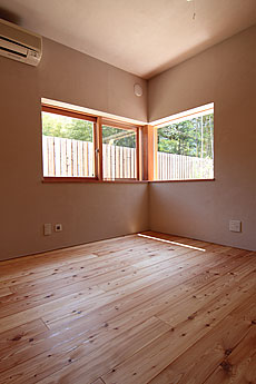 唐松（カラマツ・ラーチ）無垢フローリング　施工写真