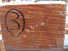 写真：欅（ケヤキ）框材