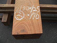 写真：欅（ケヤキ）框材