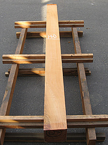 写真：欅（ケヤキ）框材