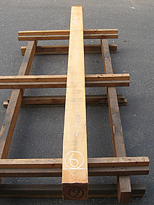 写真：欅（ケヤキ）框材